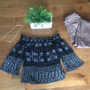 Black detailed off the shoulder top!